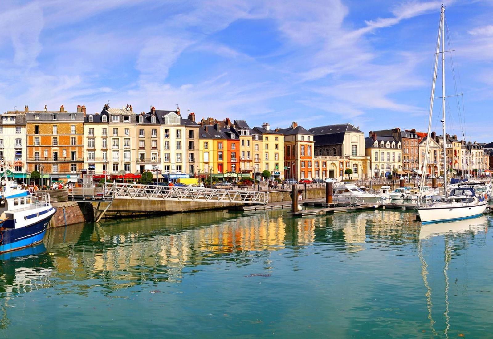 "Hinkley" Centre Ville Place De Parking Prive Dieppe Bagian luar foto